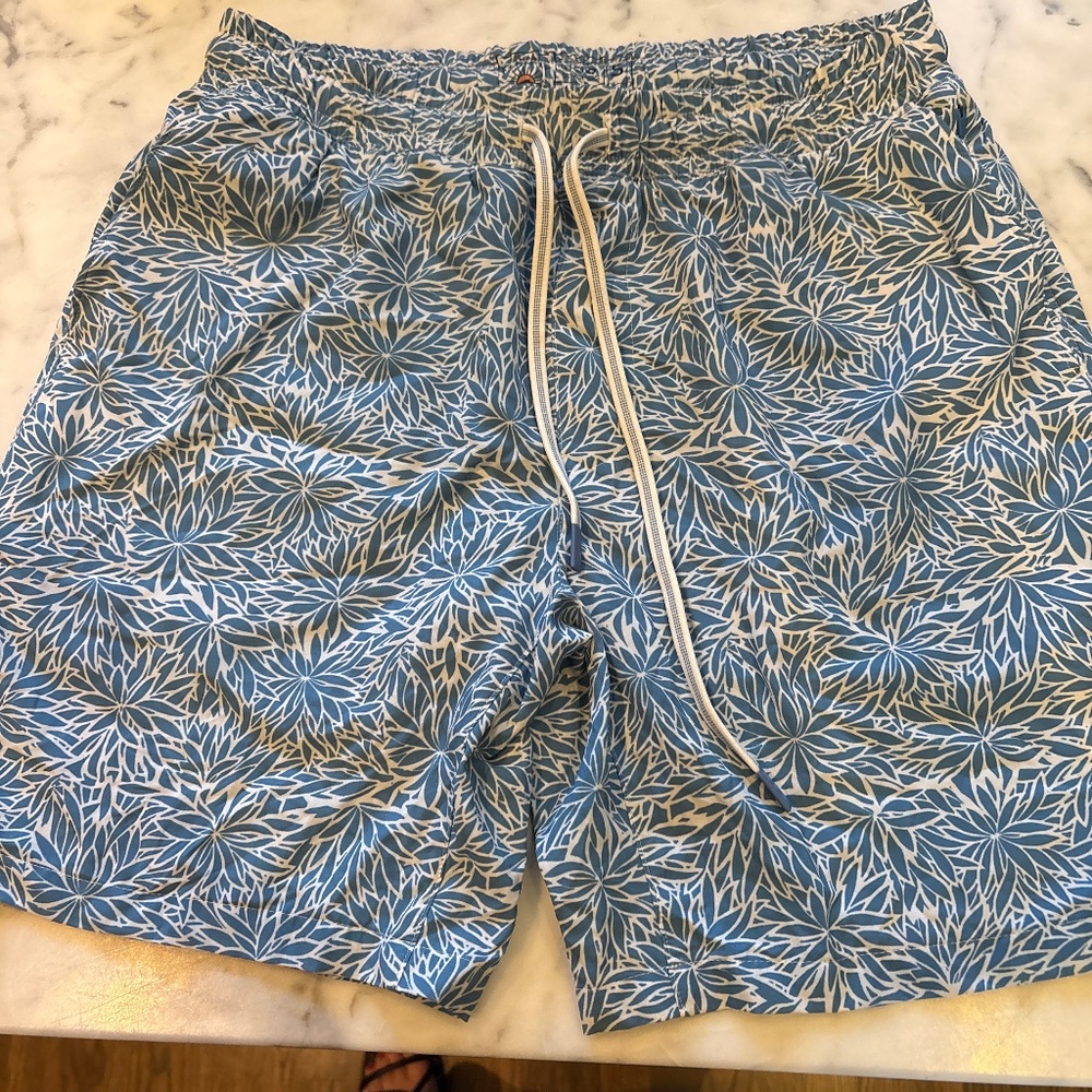 NWT Faherty lined Mens swim trunks size S